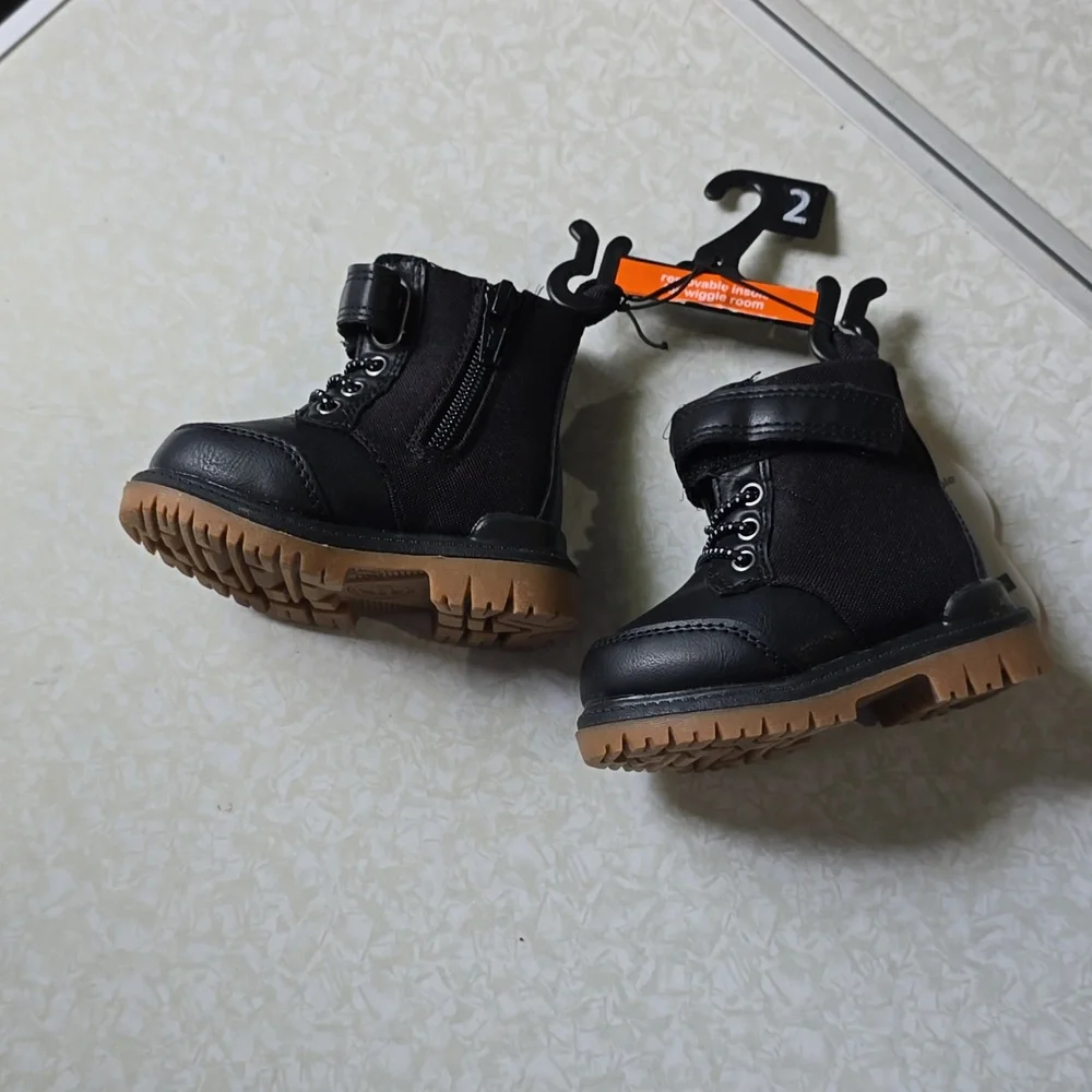 Combat Baby‎ Boy Boots shoes easy on/off Black Size 2